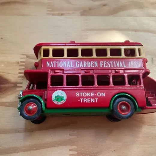 Bus de collection N•104