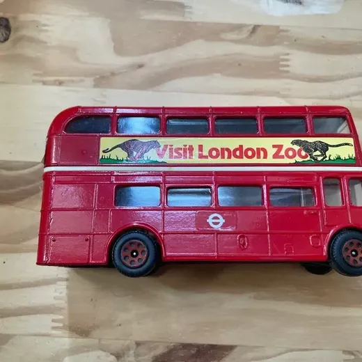 Bus de collection N•77