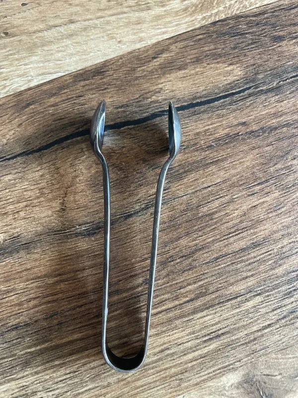 Petit pince à sucre