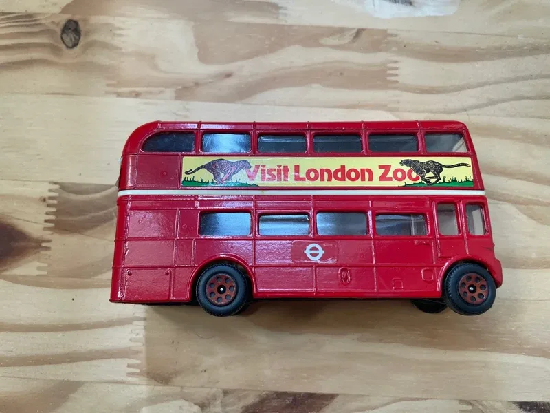 Bus de collection N•77