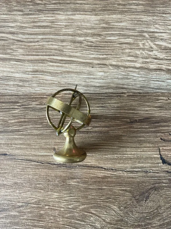 Mini globe terrestre en laiton