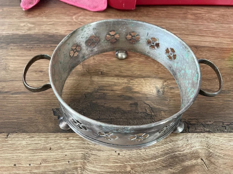 Porte casserole en métal