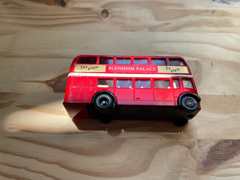 Bus de collection N•111