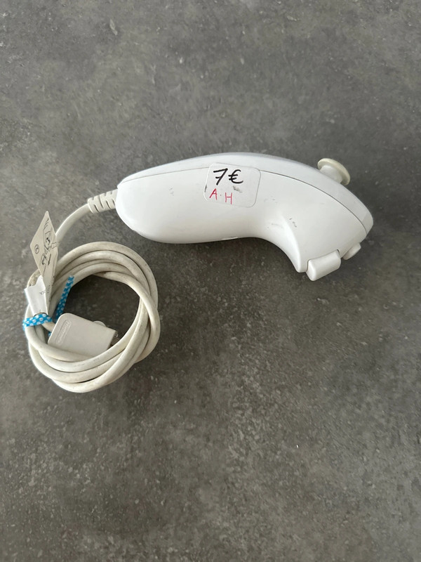 Nunchuck blanc officiel